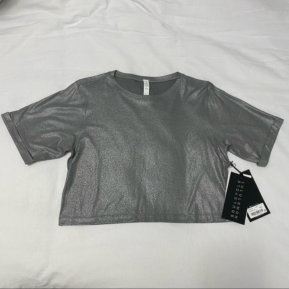 Lululemon SoulCycle To The Beat crop tee NWT LIMITED EDITION Size 4 Metal Gray